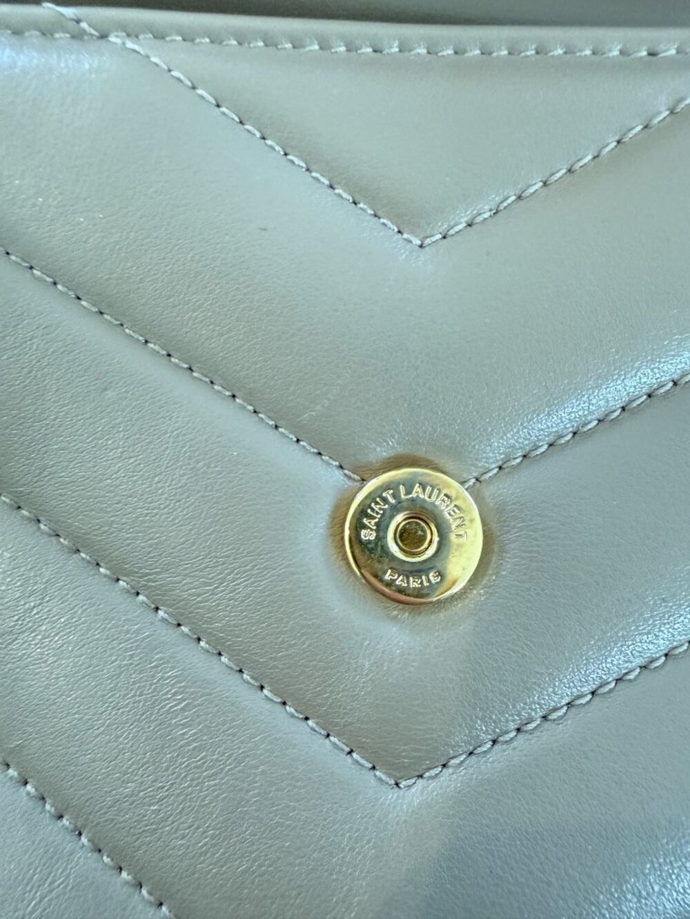 Saint Laurent-LIKE NEW- Loulou Toy Flapbag Matelasse- TAN/TAUPE - Picture 4 of 12